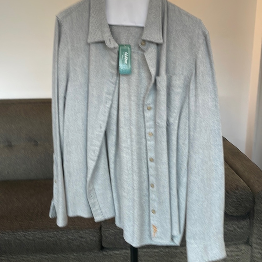 Medium L.L. Bean heather grey button up